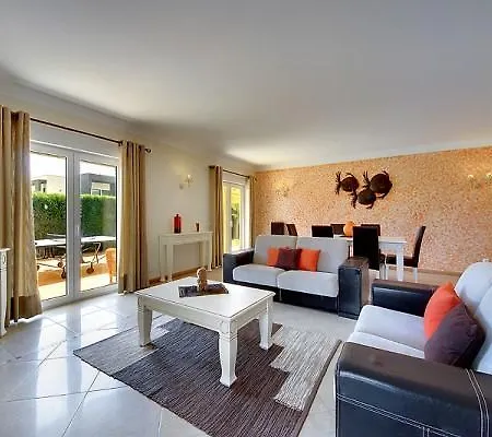 Privatunterkunft Carisa Suites