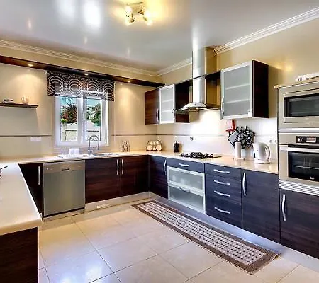 Carisa Suites البوفيرا