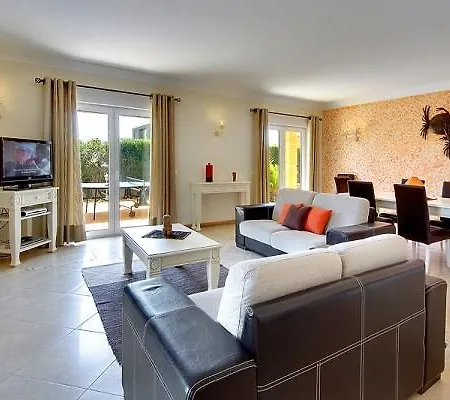 Carisa Suites منزل للإقامة *