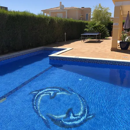 Carisa Suites *